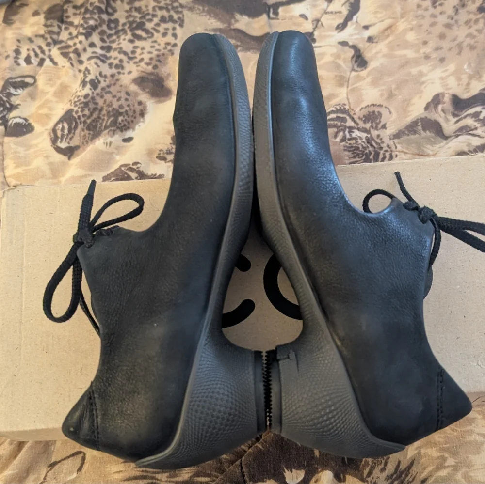 Ecco Sculptured Mary Jane Pumps - Picture 6 of 12